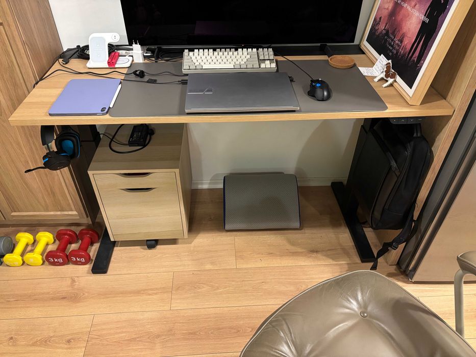 Регулируемо бюро Mittzon - дъб/черно