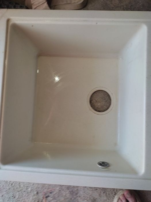 Продам керамическую раковину бу