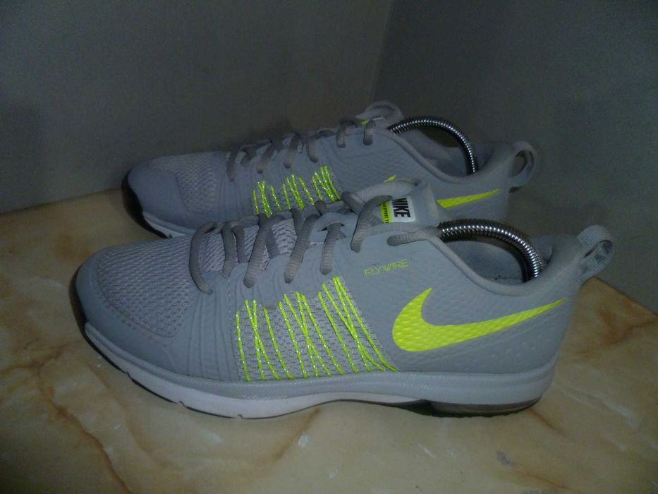 NIKE Air Max маратонки №44