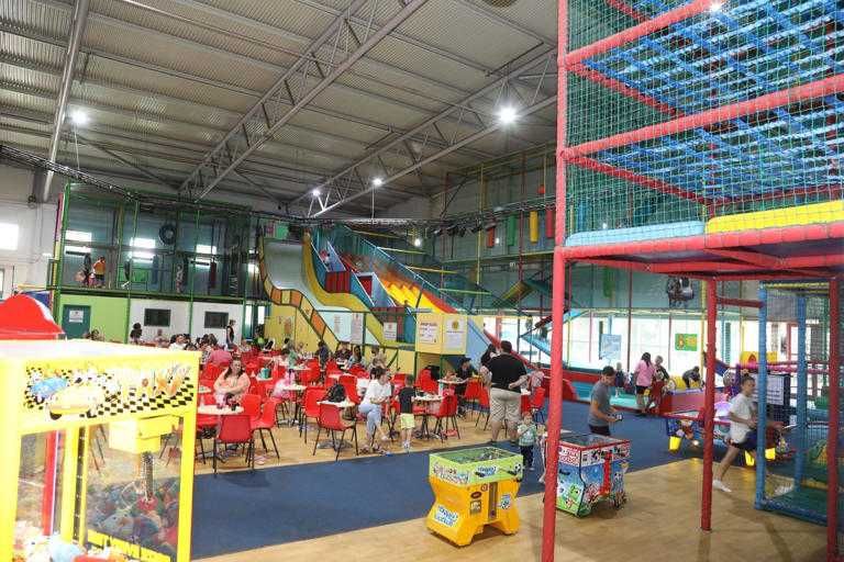 Лабиринты и игровые площадки