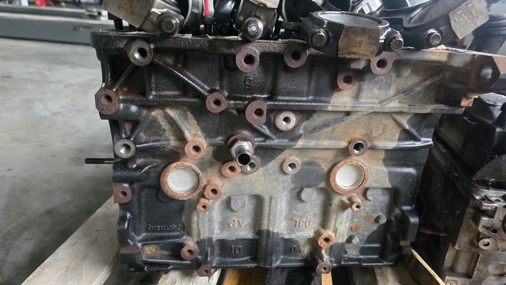 Двигател  CAAA VW  на части