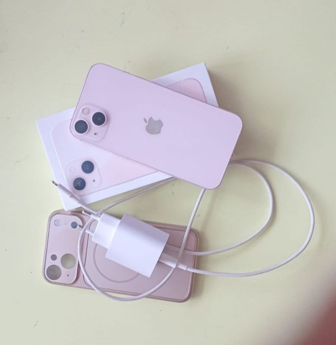 Продам айфон 13