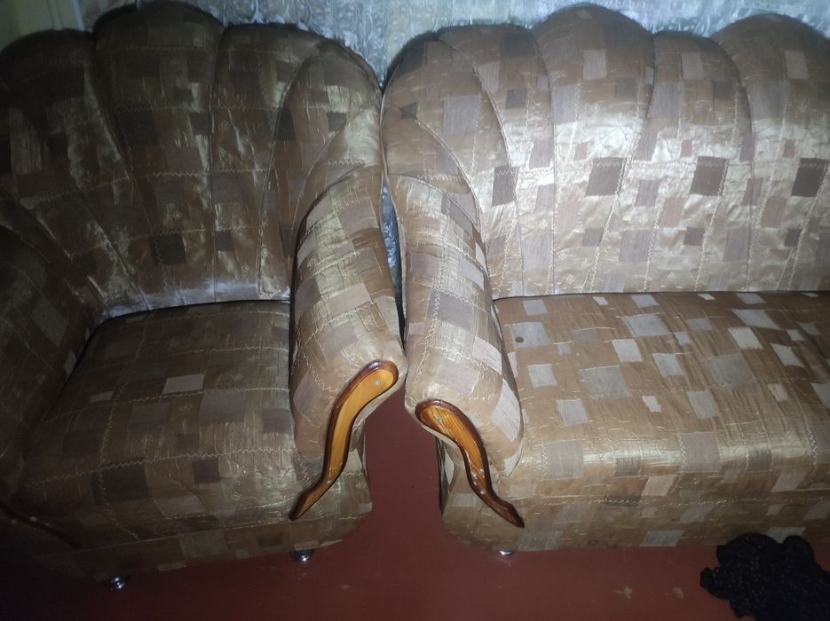 Диван и два кресла