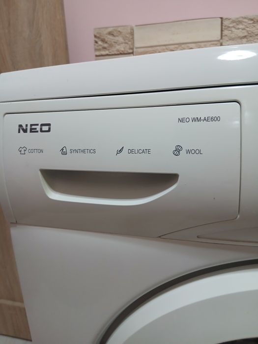 Продавам пералня NEO