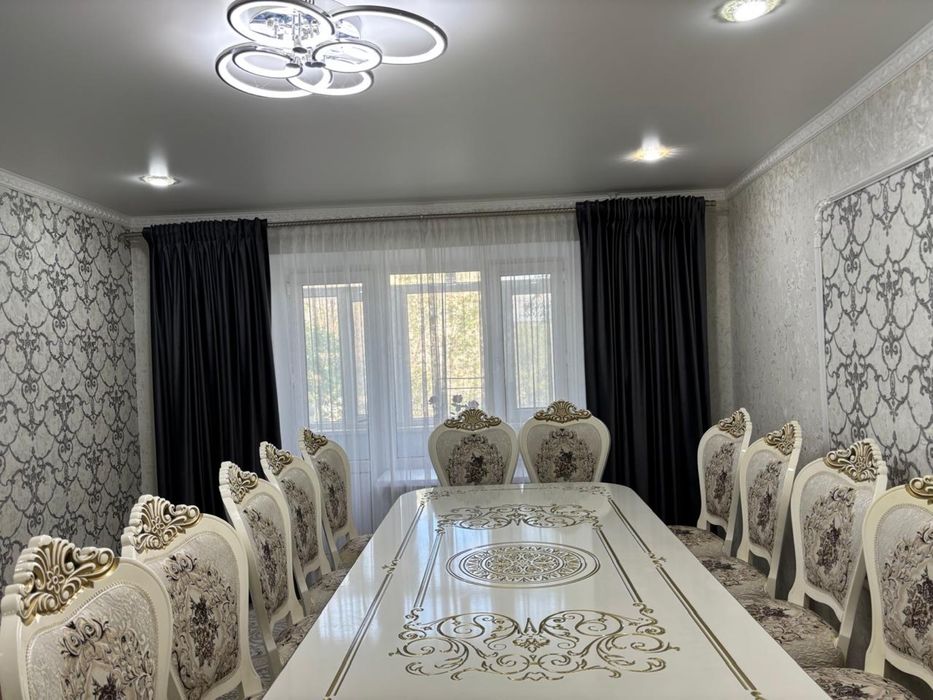 Продам Стол со стульями