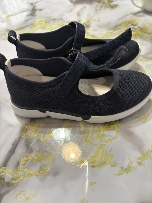 Продам туфли на девочку