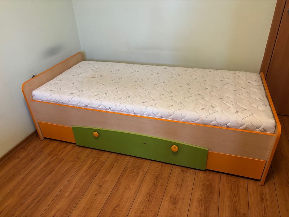 Легло 90/200, матрак, подматрачна рамка