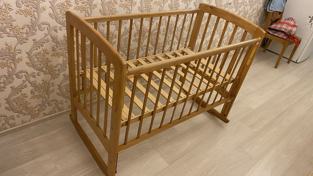 Продам детскую кроватку