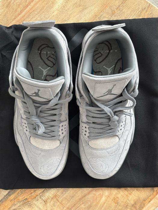 jordan retro 4 x kaws