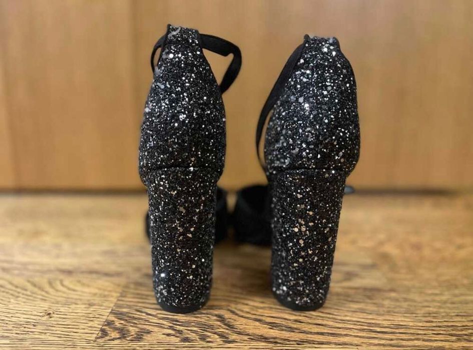 37 номер  обувки