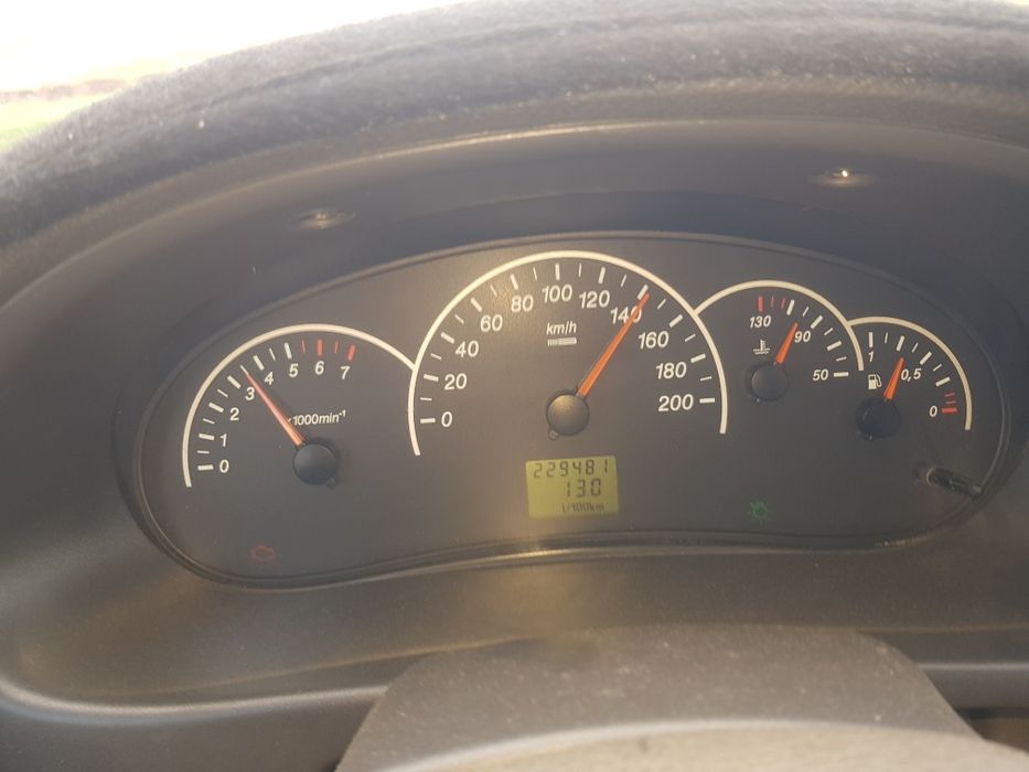 Продам приора универсал