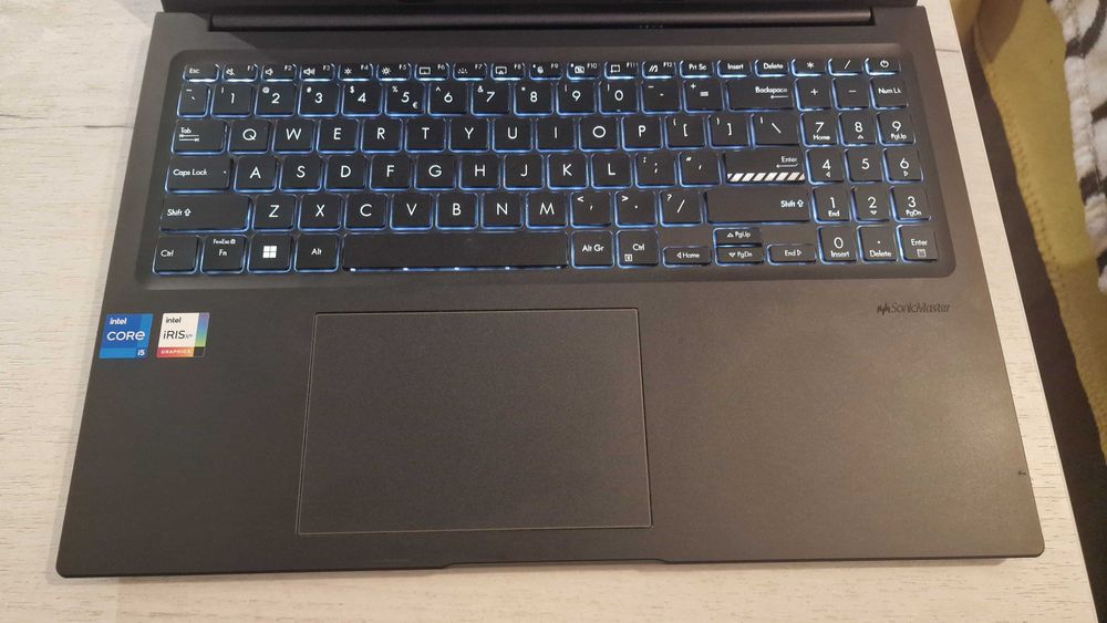 Лаптоп Asus Vivobook 16 инча OLED 3.2k (3200 x 2000), 120 Hz. X1605ZA