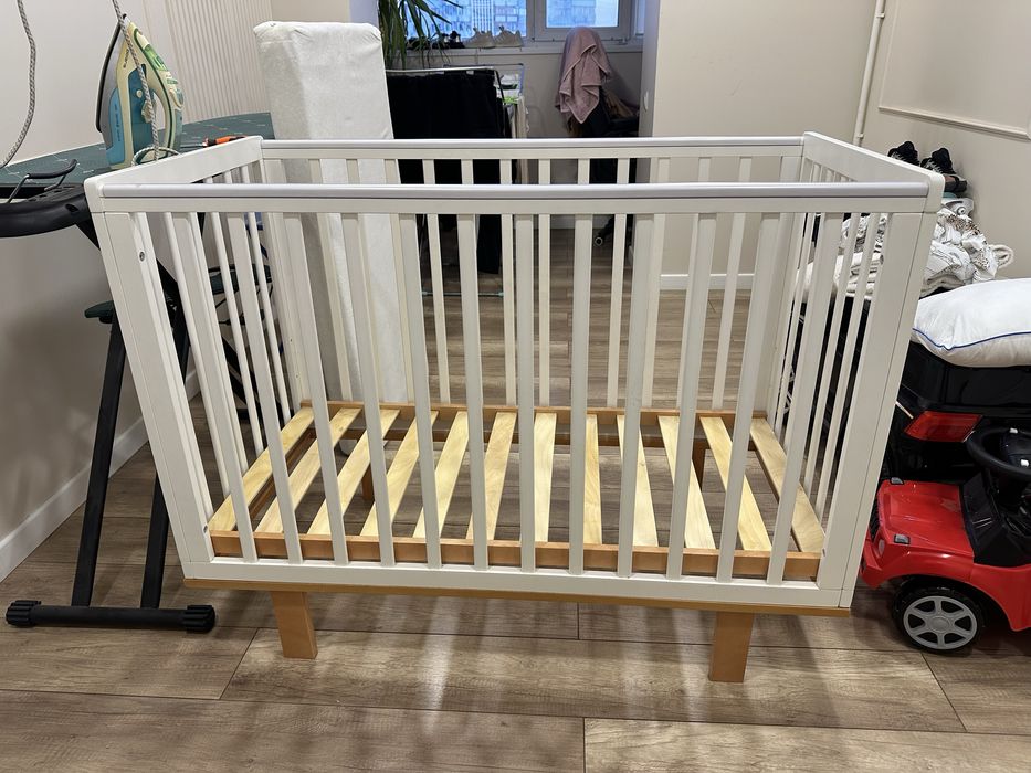 Кроватка детская Polini kids Simple 340 с маятником, белый-натуральный