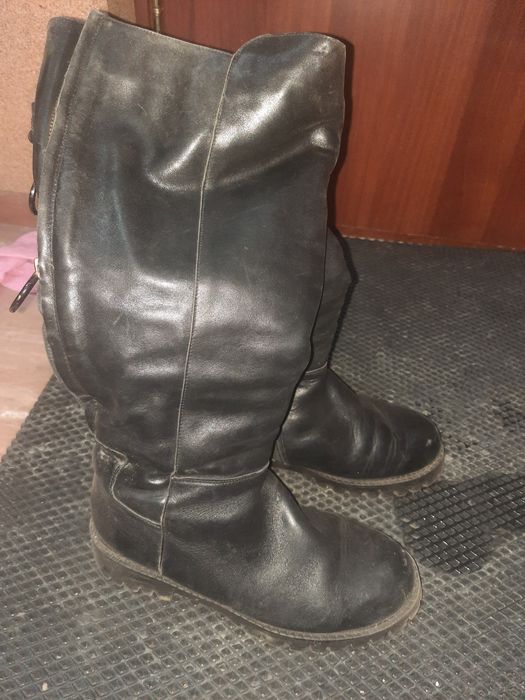 Продам женский зимний обувь 3000 теңге