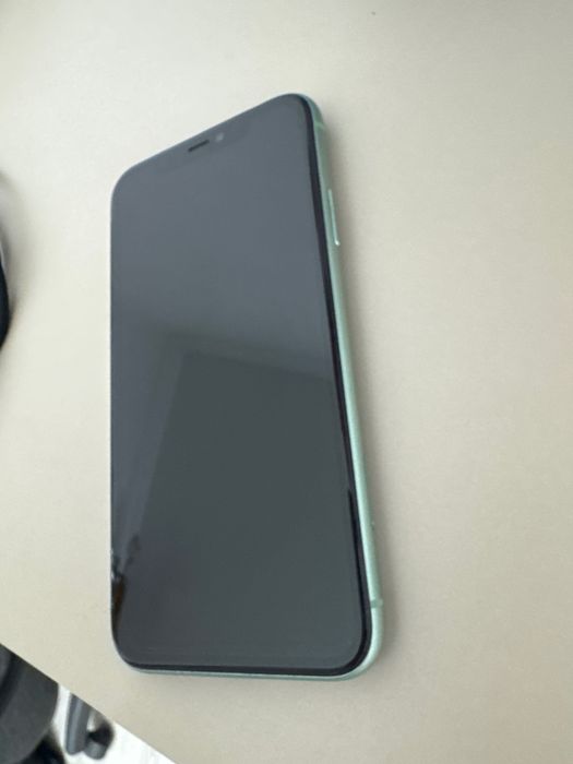iPhone 11 хорошое состояние,77 акб