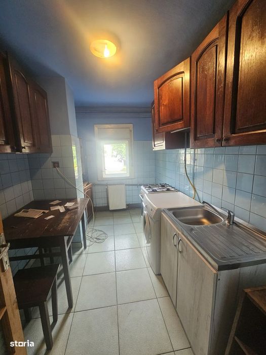 Apartament 3 camere decomandat - centrala termica !!