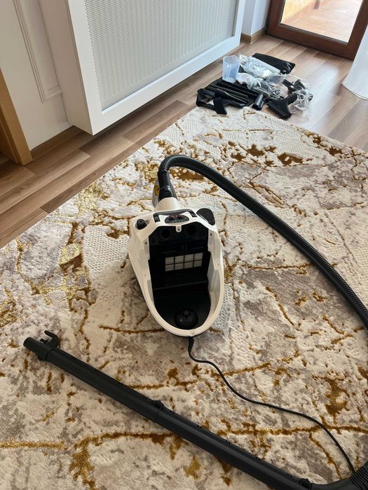 Aspiratorul cu abur SV 7 de la Kärcher