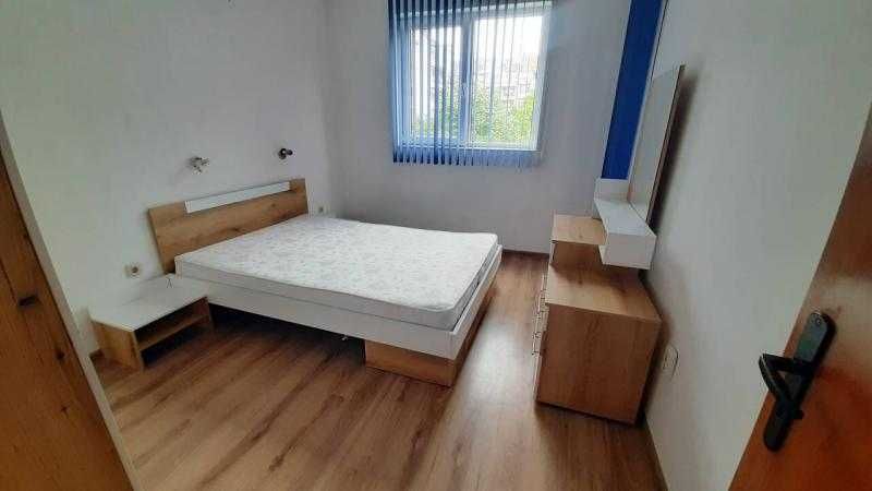 Дава се под наем Двустаен апартамент в Бургас, Център - 60 кв.м за 612 € - Снимка #2