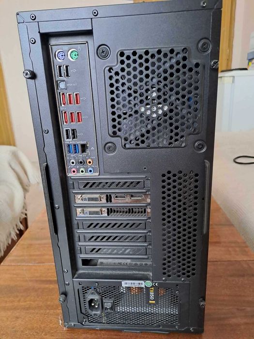 Предлагам на вниманието ви мощен настолен компютър на изгодна цена.