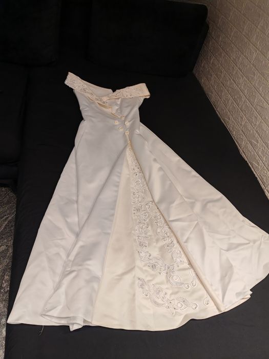 ВСИЧКО за  50 € Сватбена рокля, с бяло палте, чанта, воал, ръкавици, о