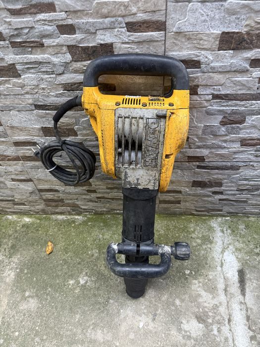 Къртач DeWALT електрически SDS-max, 1550 W, 19 J, D25902K