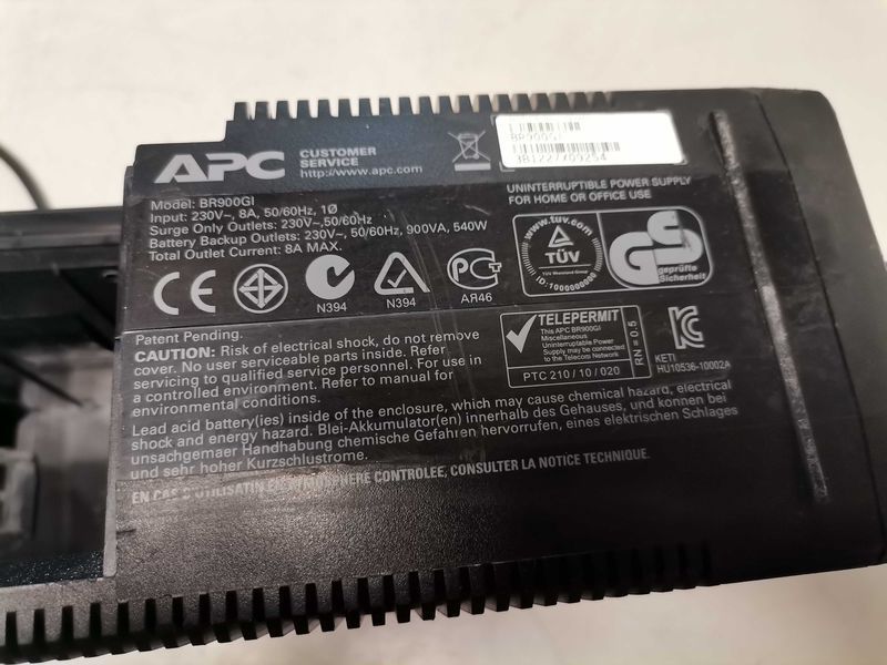 UPS APC Back-UPS Pro 900