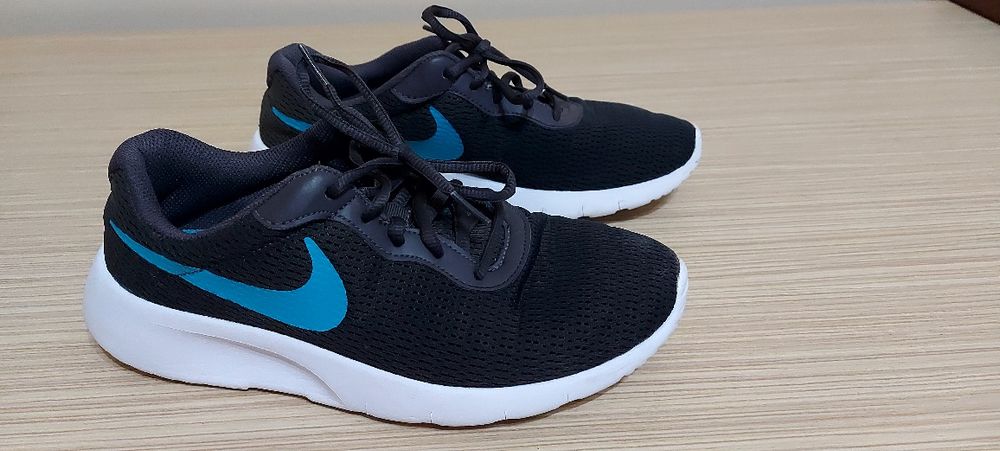 Adidasi Nike,marime 39