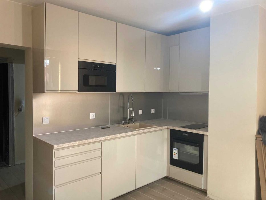 Дава се под наем Едностаен апартамент в София, Люлин 6 - 40 кв.м за 408 € - Снимка #1