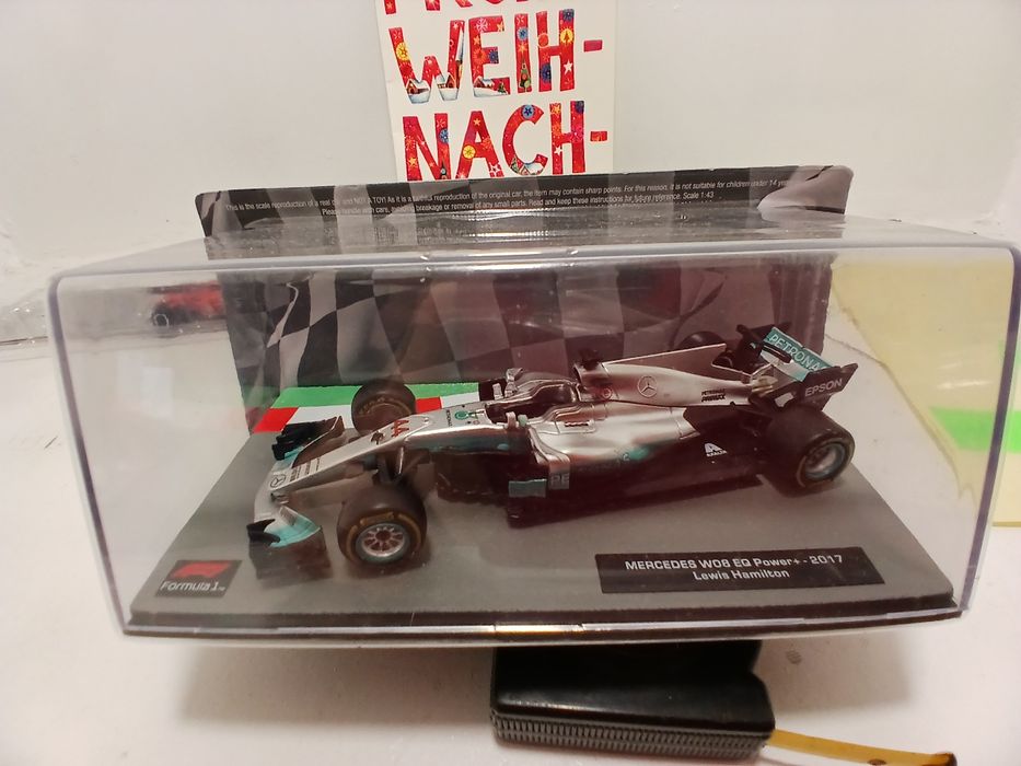 умален модел F1 Lewis Hamilton в мащаб 1:43