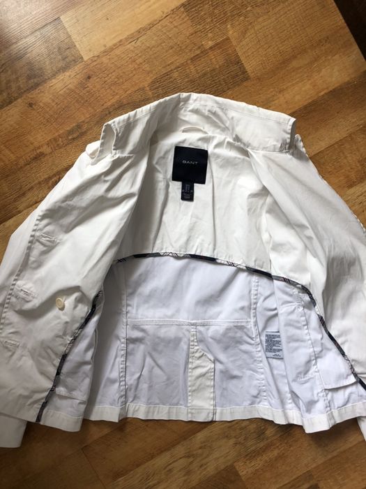 Vând geaca Gant