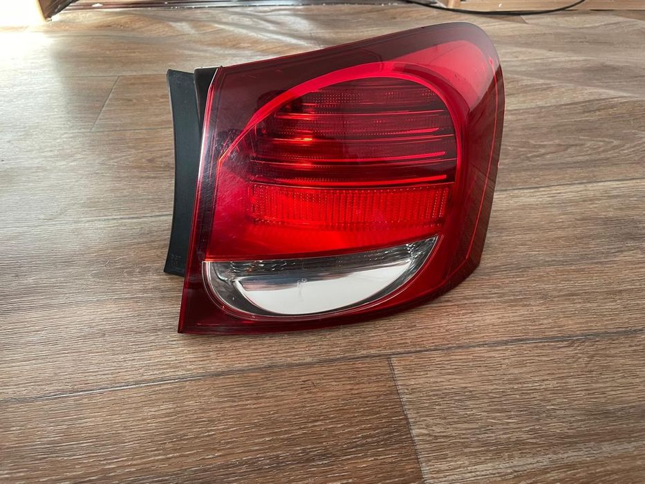 Фонарь заднии правый