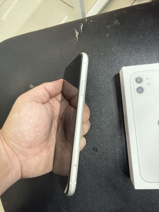 Iphone 11 имеется коробка