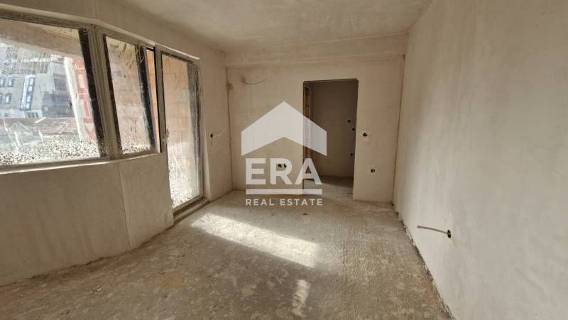 Продава се Двустаен апартамент в Варна, Погреби - 52 кв.м за 1597 €/кв.м - Снимка #1