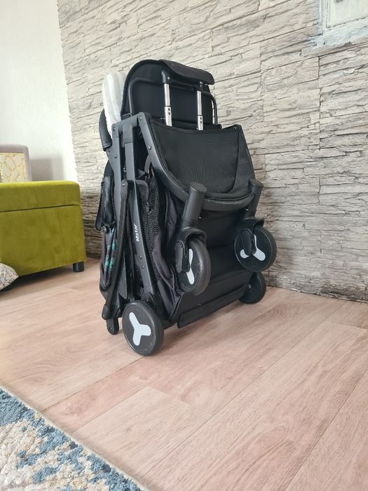 Продам детскую коляску с матрасом