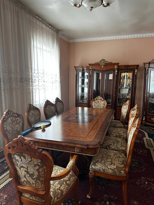 Мебель сотилади стол и стулья
