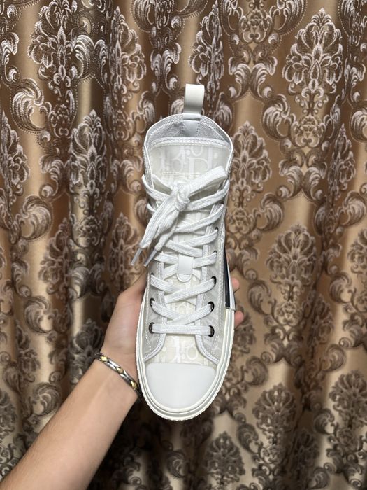 Vand adidasi dior b23