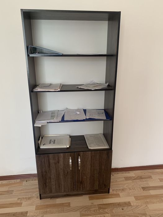 Офис учун мебел сотилади