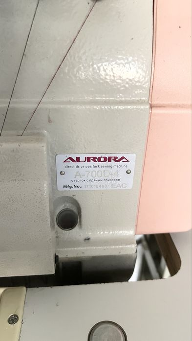 Продам оверлок 4-х ниточный
