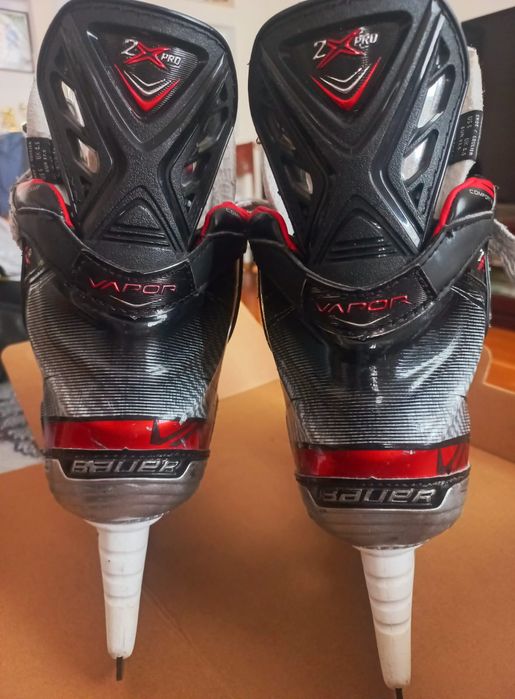 Коньки хоккейные