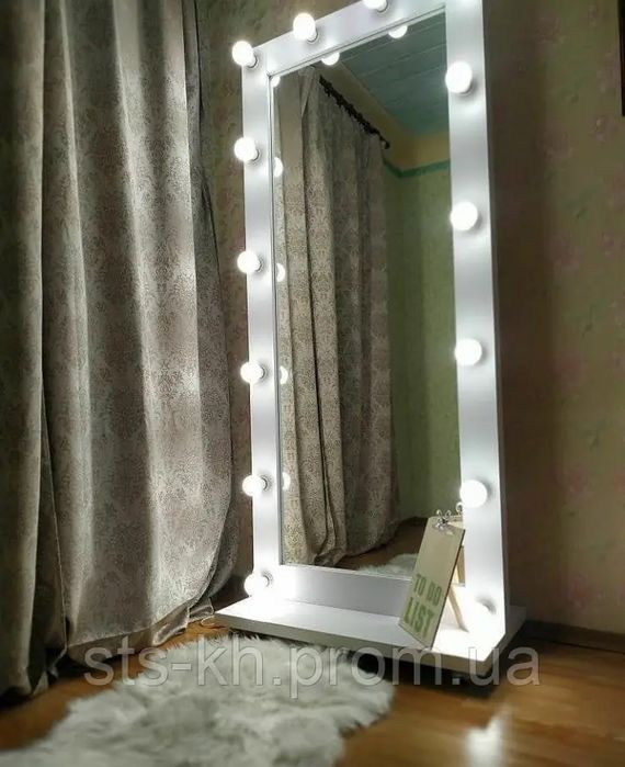 Зеркало с подсветкой на колесиках!