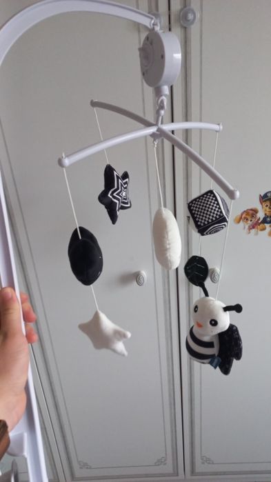 Музикална въртележка за бебешка кошара