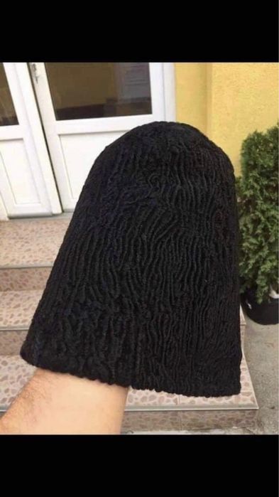 De vînzare căciuli de astrăhan mai multe detali