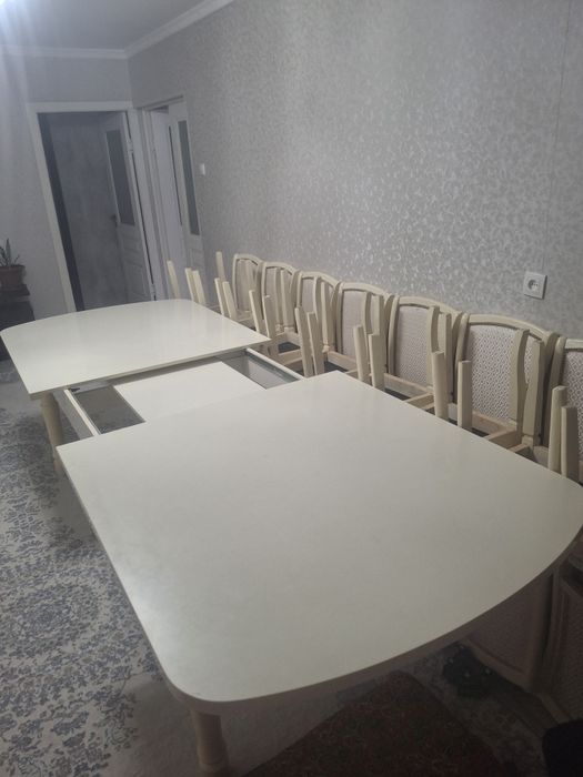 Қонақ бөлмеге арналған стол.