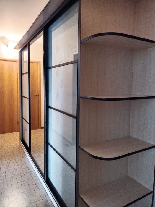 Продам шкаф-купе.