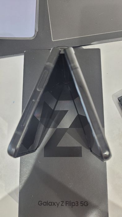 Galaxy z flip3 5G