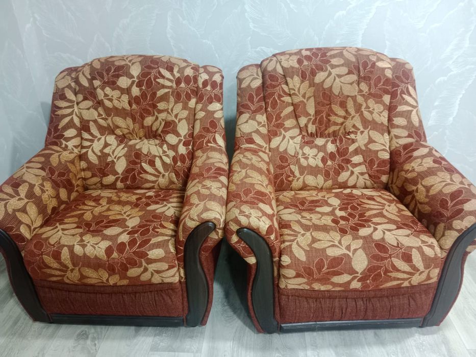 Продам диван и кресла