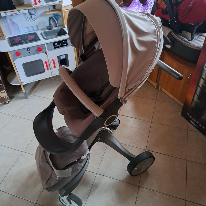 Carut Stokke cu toate accesoriile.