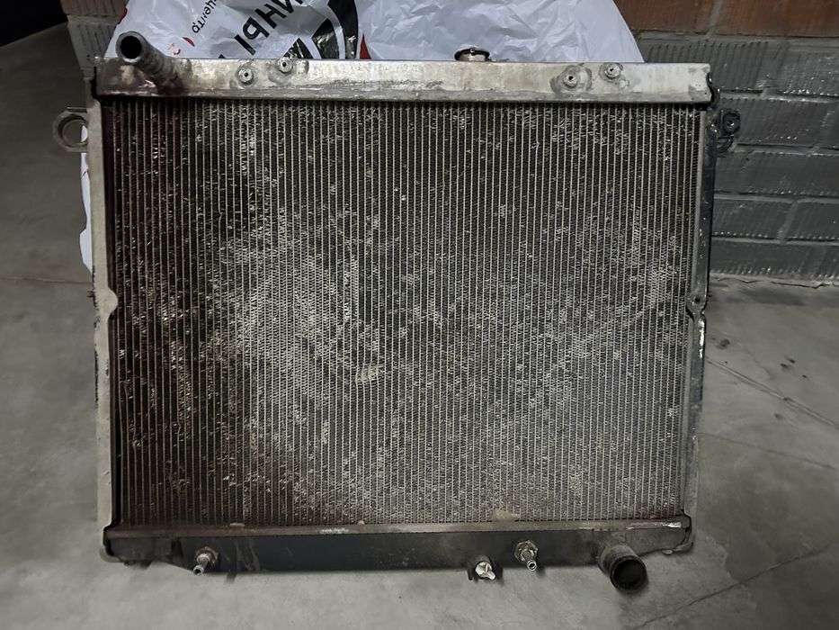 Радиатор на крузак 100
