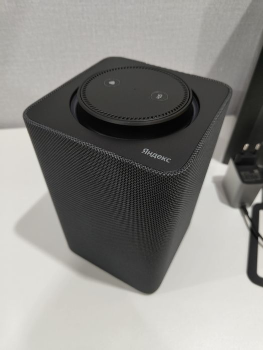 Яндекс станция МАКС, Алиса