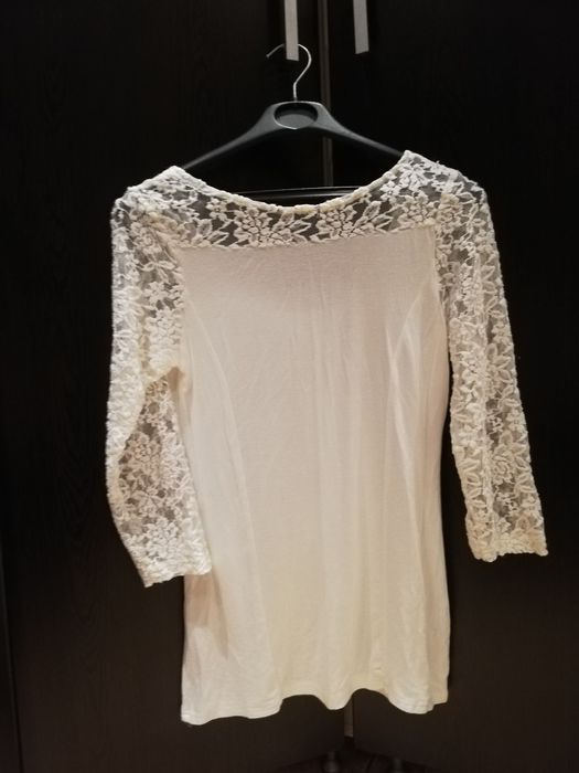 Блузи, боди и жилетка